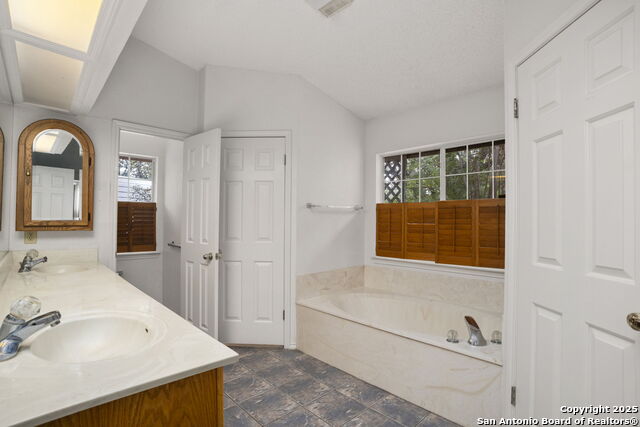 Boerne, Texas, 78015, United States, 4 Bedrooms Bedrooms, ,3 BathroomsBathrooms,Residential,For Sale,1972821