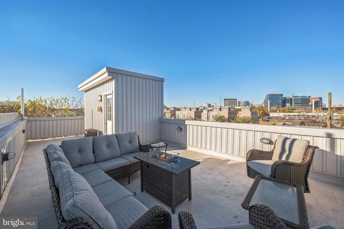 Philadelphia, Pennsylvania, 19146, United States, 4 Bedrooms Bedrooms, ,5 BathroomsBathrooms,Residential,For Sale,1751274
