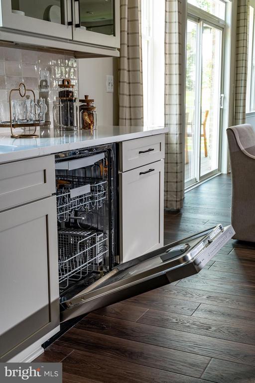 Glen Allen, Virginia, 23060, United States, 3 Bedrooms Bedrooms, ,3 BathroomsBathrooms,Residential,For Sale,1978776