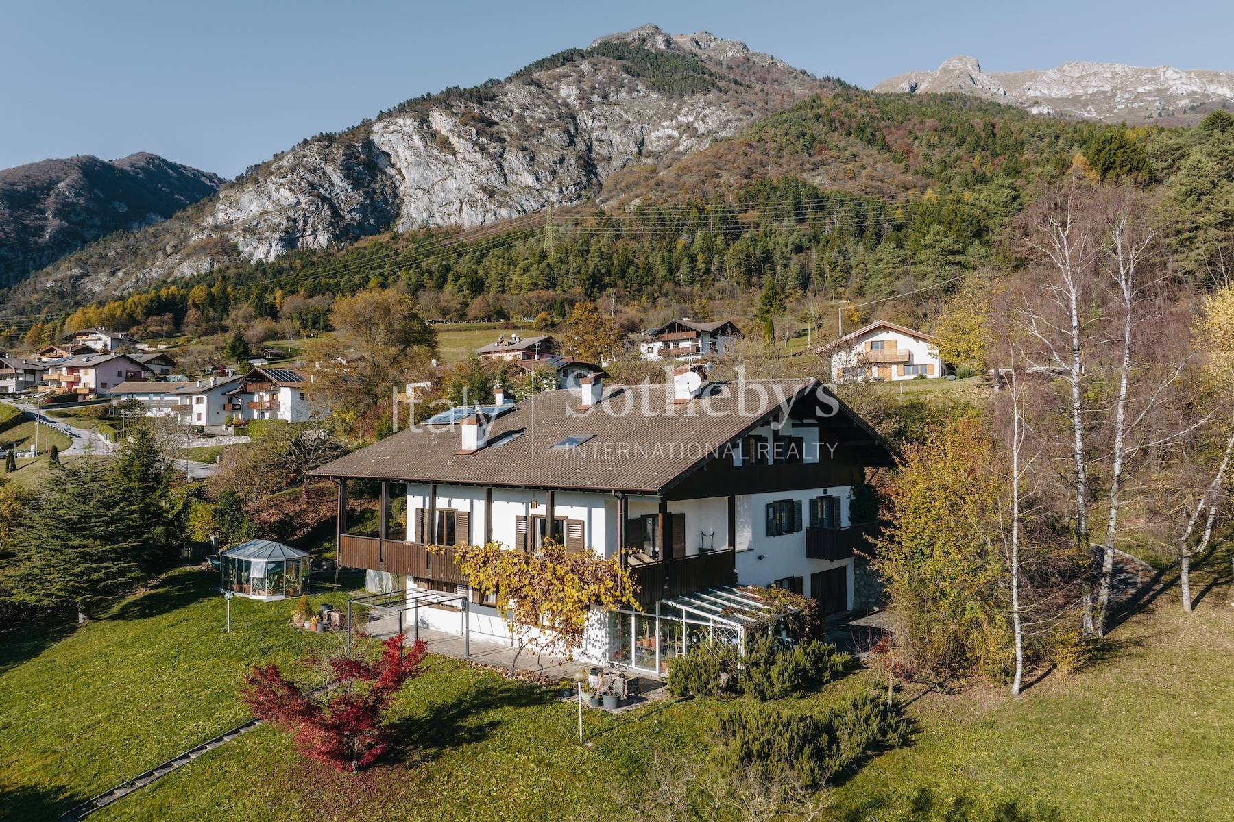  Mountain villa with park and panoramic view - 物件實景