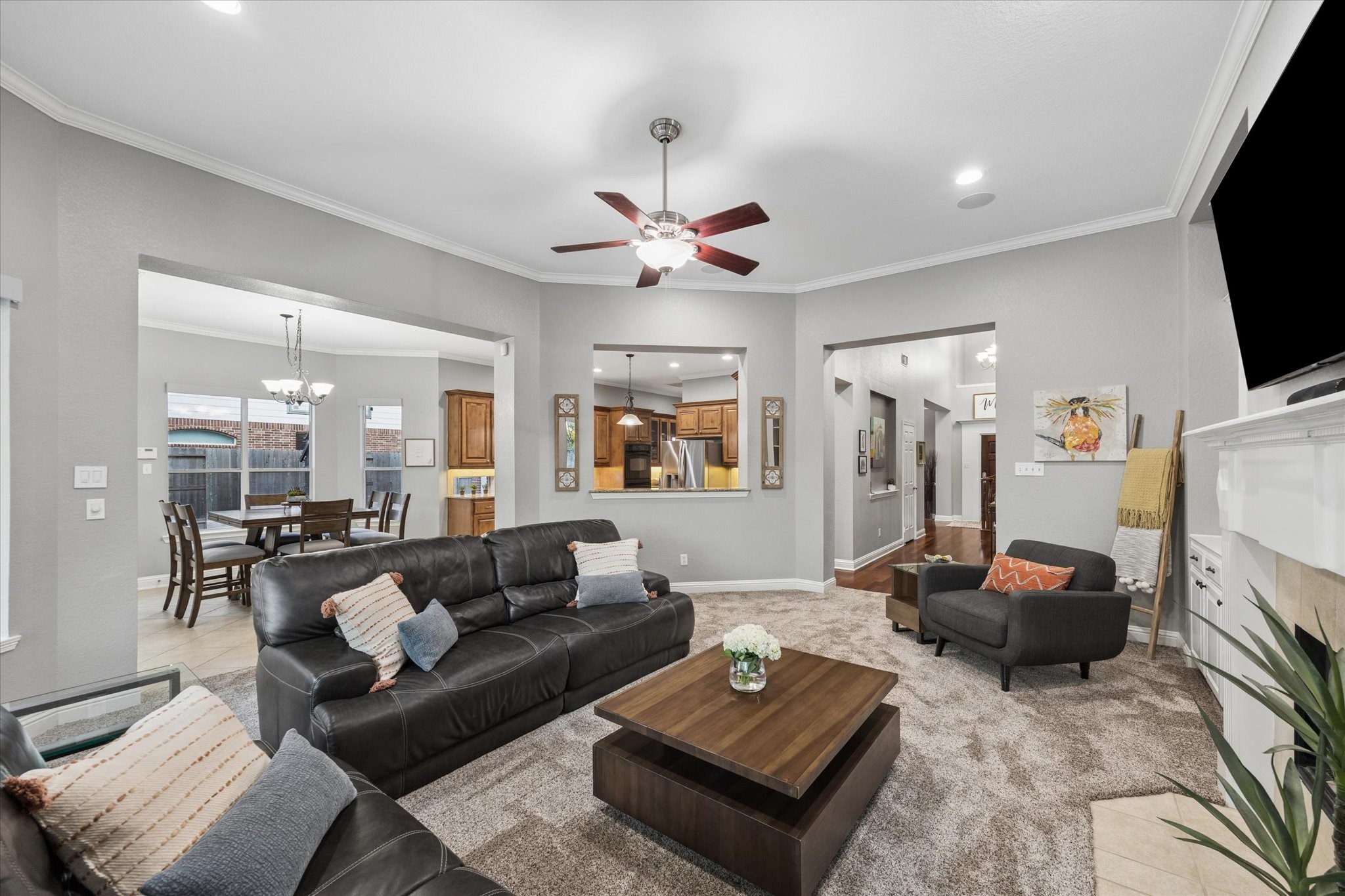  3523 Silvercreek Drive - 物件實景
