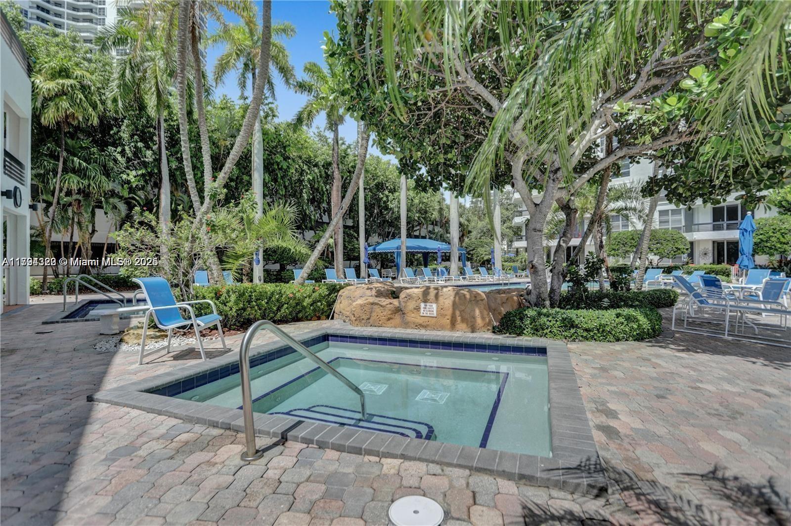 Aventura, Florida, 33180, United States, 2 Bedrooms Bedrooms, ,2 BathroomsBathrooms,Residential,For Sale,1804609