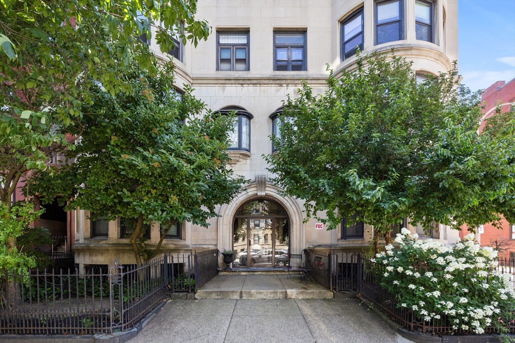Boston, Massachusetts, 02215, United States, 1 Bedroom Bedrooms, ,1 BathroomBathrooms,Residential,For Sale,1900692