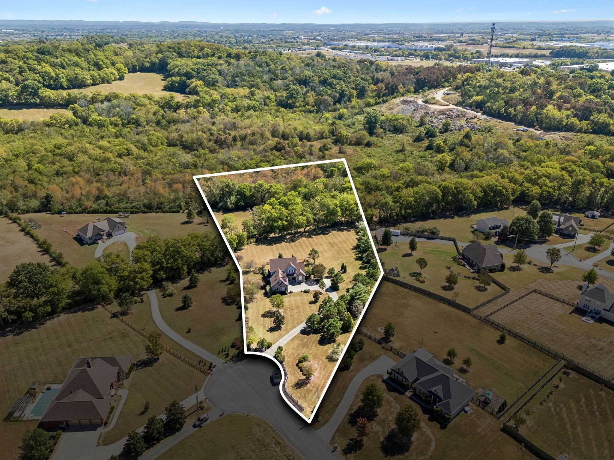  2216 Twin Peaks Ct, Spring Hill, TN, 37174 - 物件實景