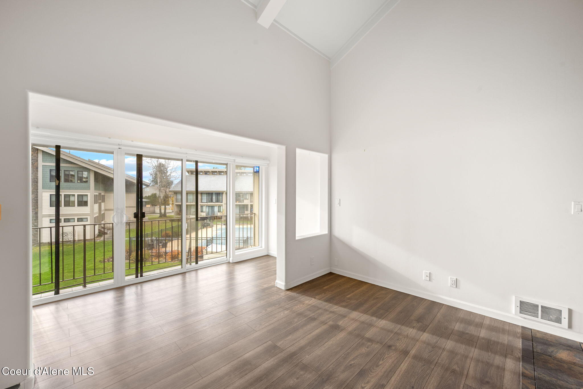 Sandpoint, Idaho, 83864, United States, 2 Bedrooms Bedrooms, ,Residential,For Sale,1999748