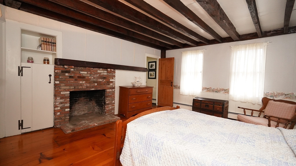 Attleboro, Massachusetts, 02703, United States, 5 Bedrooms Bedrooms, ,2 BathroomsBathrooms,Residential,For Sale,1983996