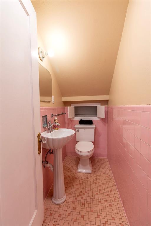 Waco, Texas, 76707, United States, 3 Bedrooms Bedrooms, ,4 BathroomsBathrooms,Residential,For Sale,1897293