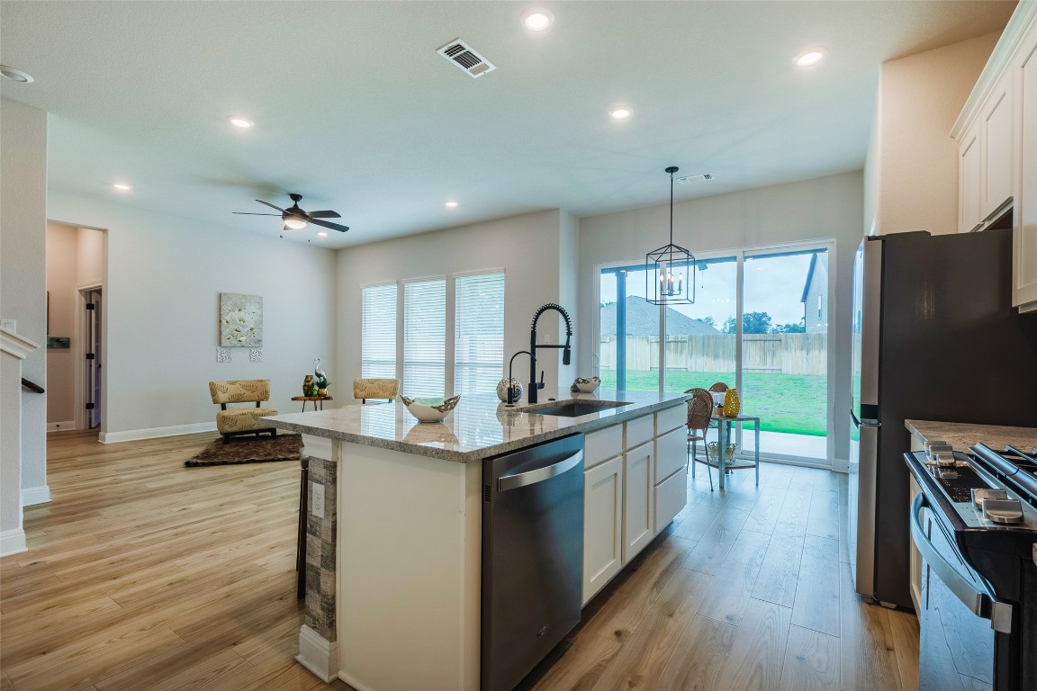 Bastrop, Texas, 78602, United States, 5 Bedrooms Bedrooms, ,4 BathroomsBathrooms,Residential,For Sale,1885305