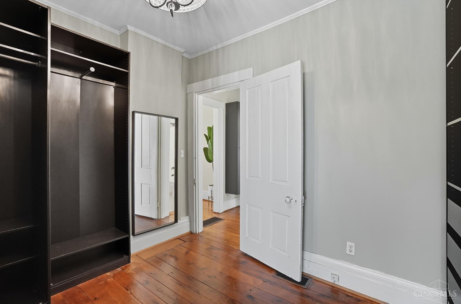 Cincinnati, Ohio, 45226, United States, ,Residential,For Sale,1996186