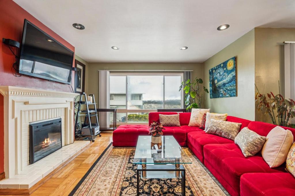 Daly City, California, 94015, United States, 5 Bedrooms Bedrooms, ,2 BathroomsBathrooms,Residential,For Sale,2010788