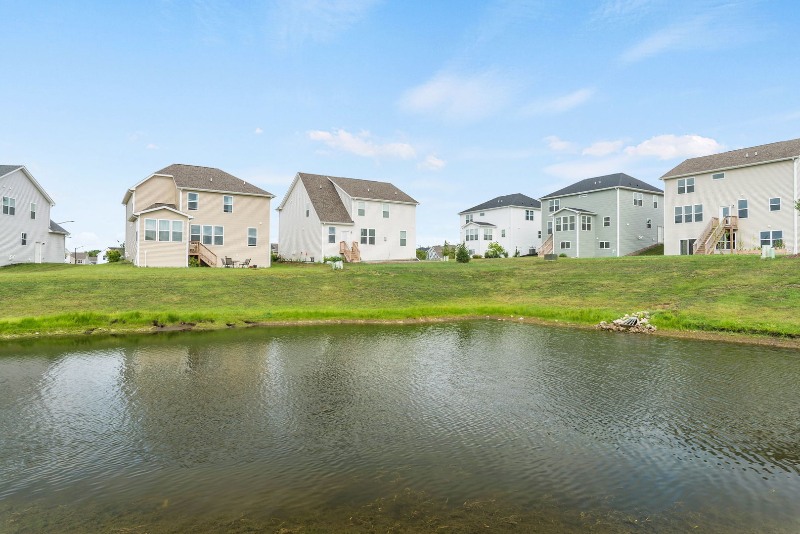 Algonquin, Illinois, 60102, United States, 3 Bedrooms Bedrooms, ,3 BathroomsBathrooms,Residential,For Sale,1962567