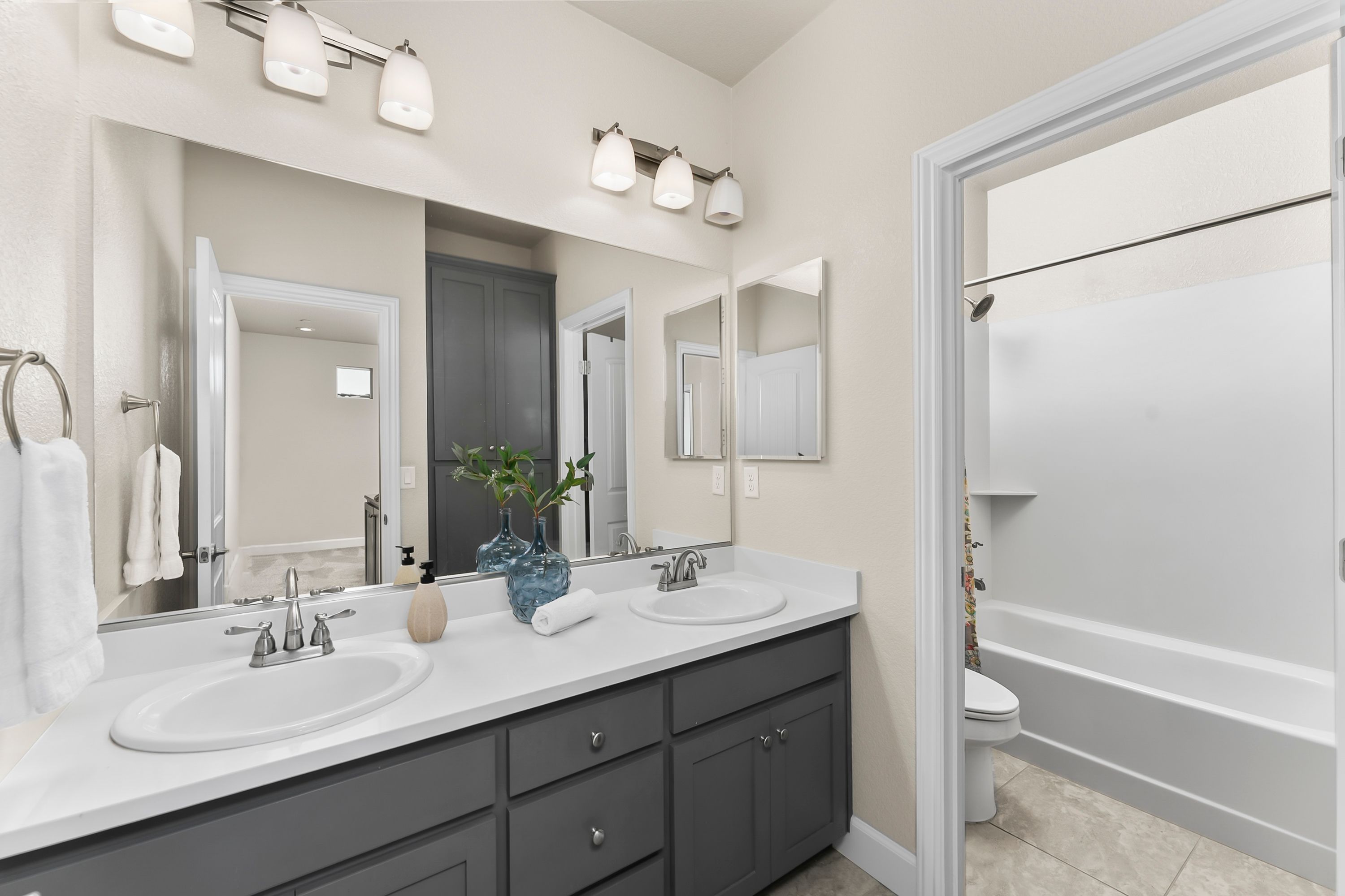  Thoughtful Design Meets Unbeatable El Dorado Hills Location - 物件實景