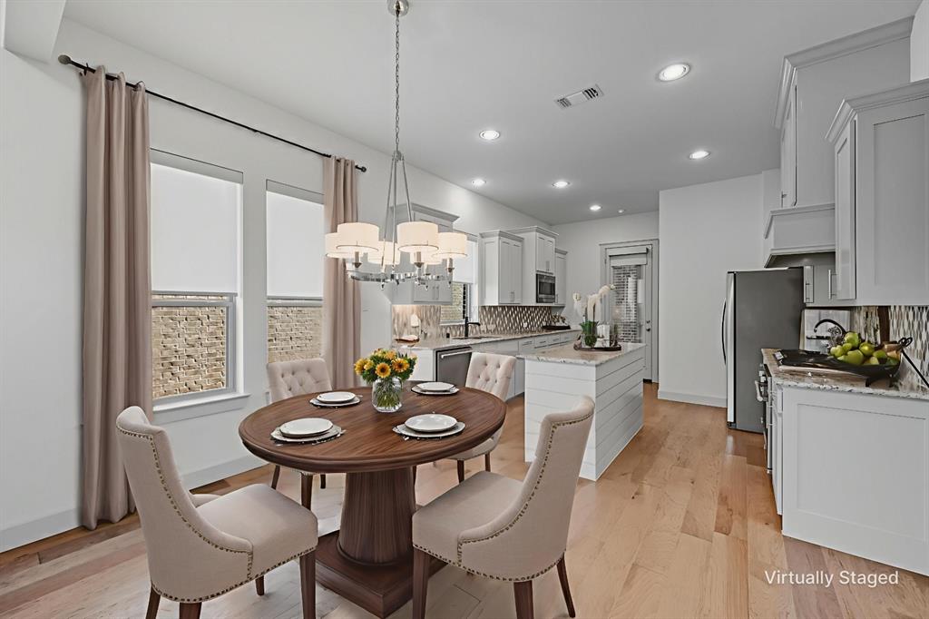 Arlington, Texas, 76005, United States, 4 Bedrooms Bedrooms, ,4 BathroomsBathrooms,Residential,For Sale,1963930