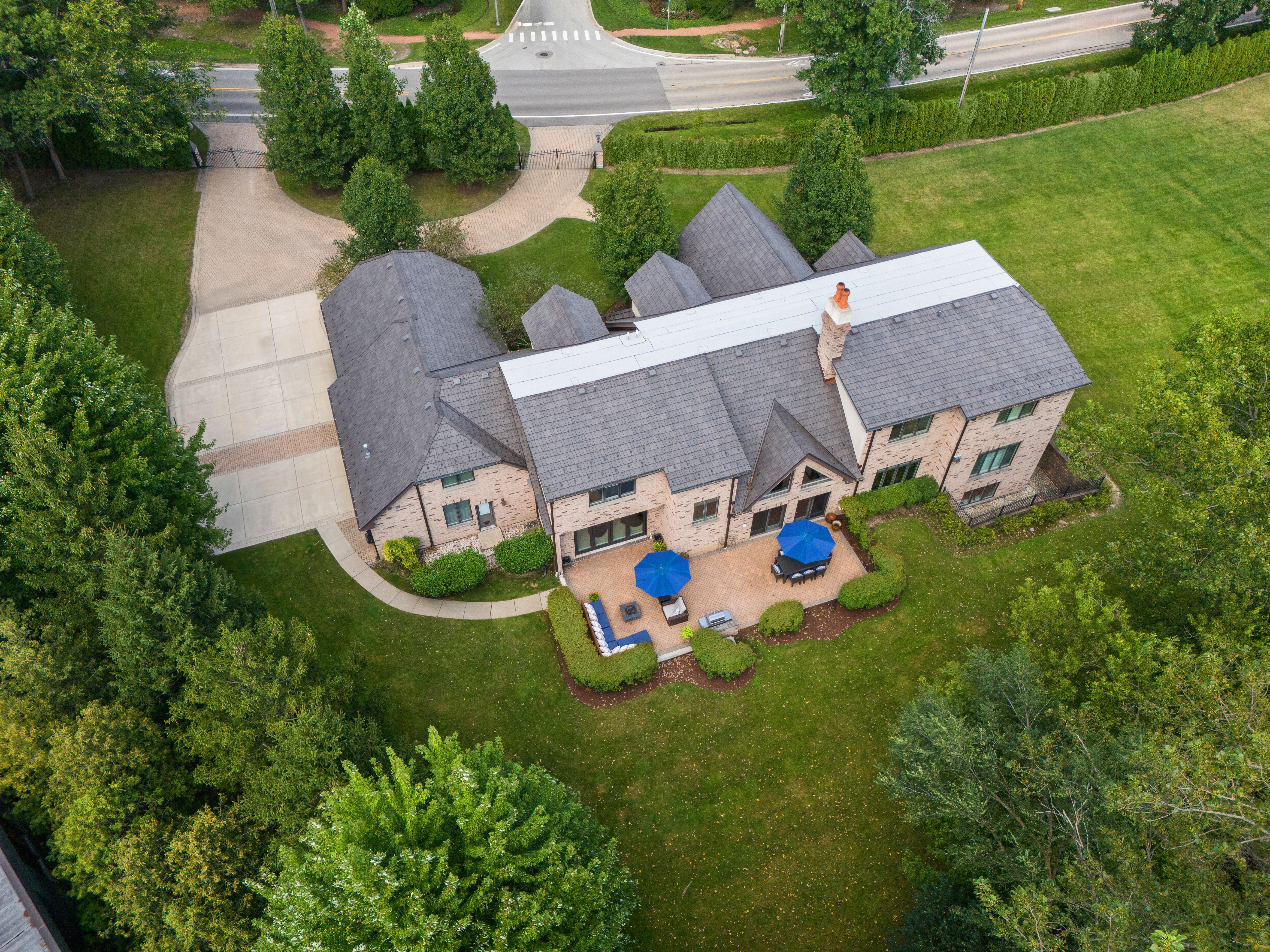  Exceptional Highland Park sSone and Brick Estate - 物件實景