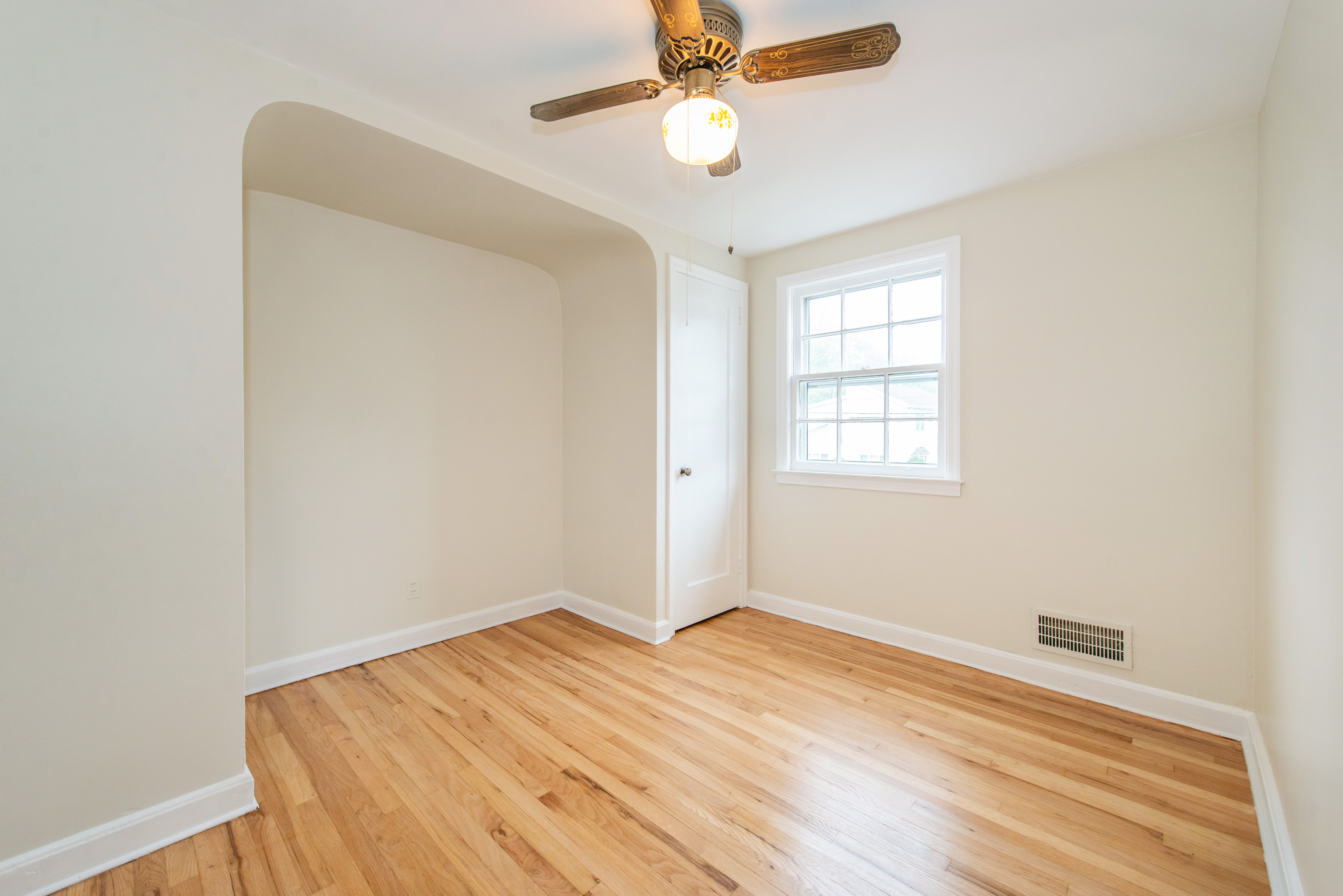 Nutley, New Jersey, 07110, United States, 3 Bedrooms Bedrooms, ,2 BathroomsBathrooms,Residential,For Sale,1977150