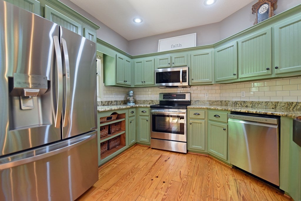 Hiawassee, Georgia, 30546, United States, 3 Bedrooms Bedrooms, ,4 BathroomsBathrooms,Residential,For Sale,1877027