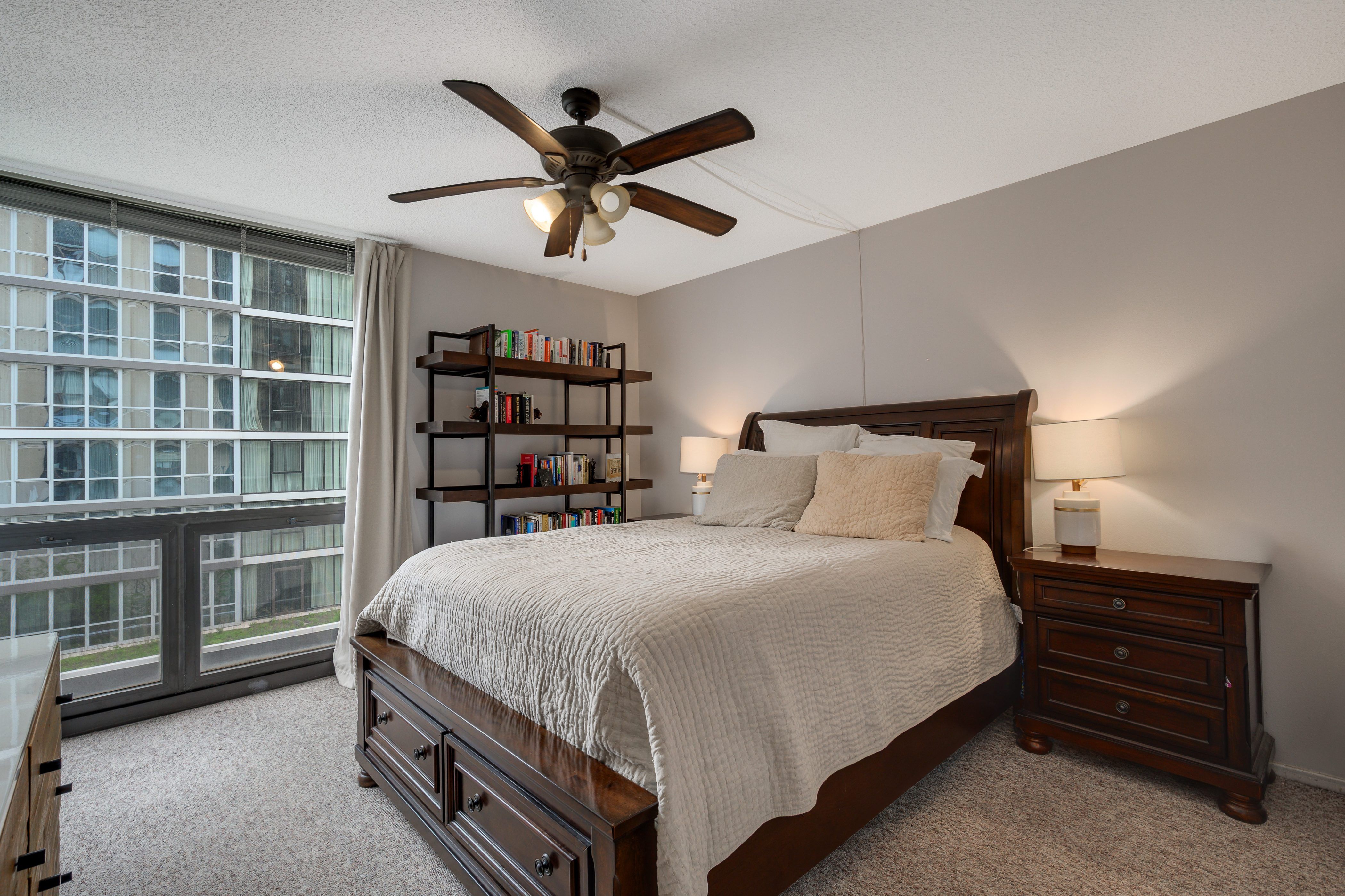  Corner Condo in River North