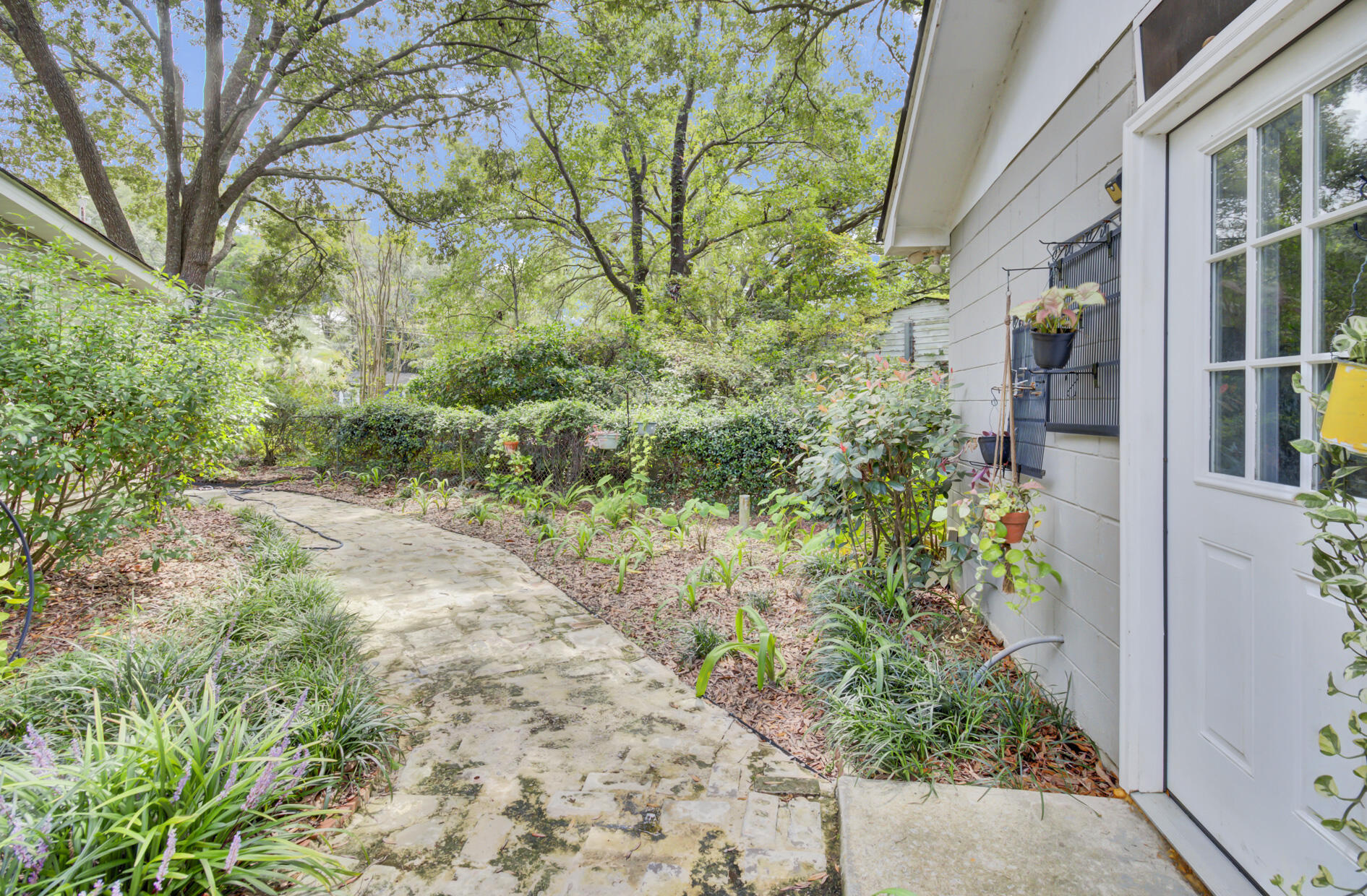 Charleston, South Carolina, 29407, United States, 4 Bedrooms Bedrooms, ,2 BathroomsBathrooms,Residential,For Sale,1950272