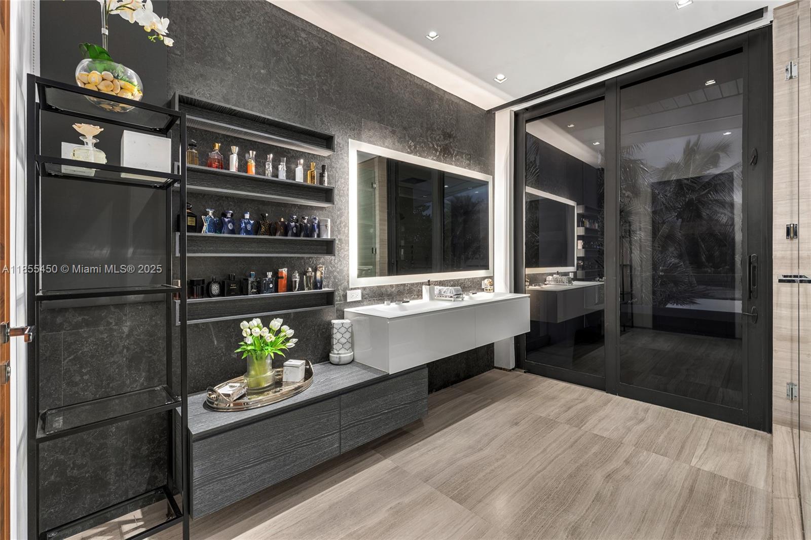 Miami Beach, Florida, 33140, United States, 5 Bedrooms Bedrooms, ,8 BathroomsBathrooms,Residential,For Sale,1918042