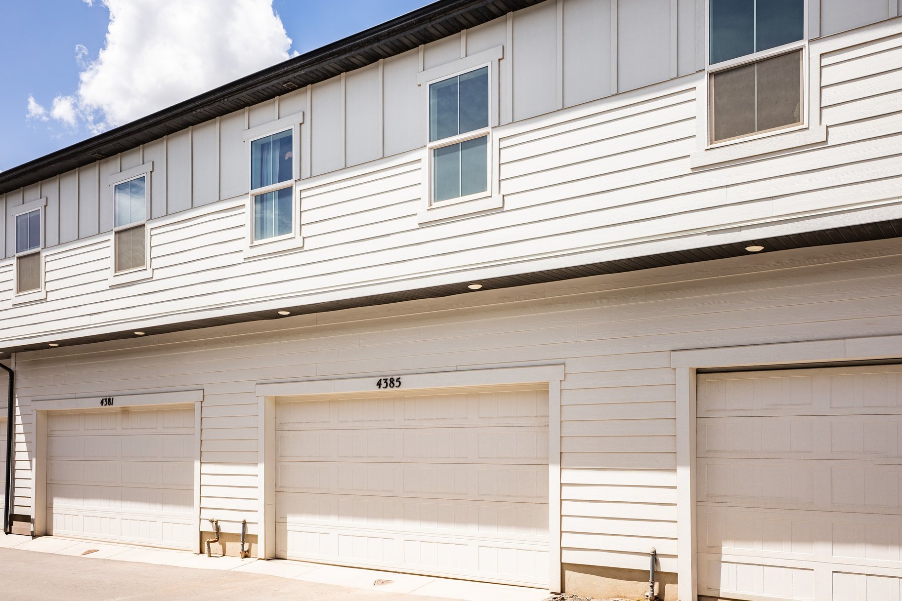  Bright & Quiet Townhome Ready to Be Your Next Home - 物件實景