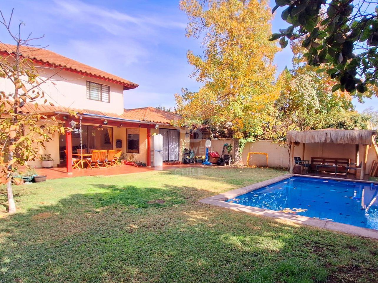 Peñalolén, Chile, 5 Bedrooms Bedrooms, ,3 BathroomsBathrooms,Residential,For Sale,1837912