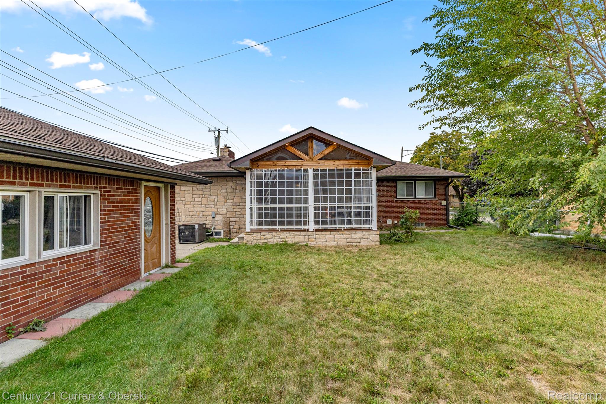 Dearborn Heights, Michigan, 48127, United States, 3 Bedrooms Bedrooms, ,3 BathroomsBathrooms,Residential,For Sale,1979966