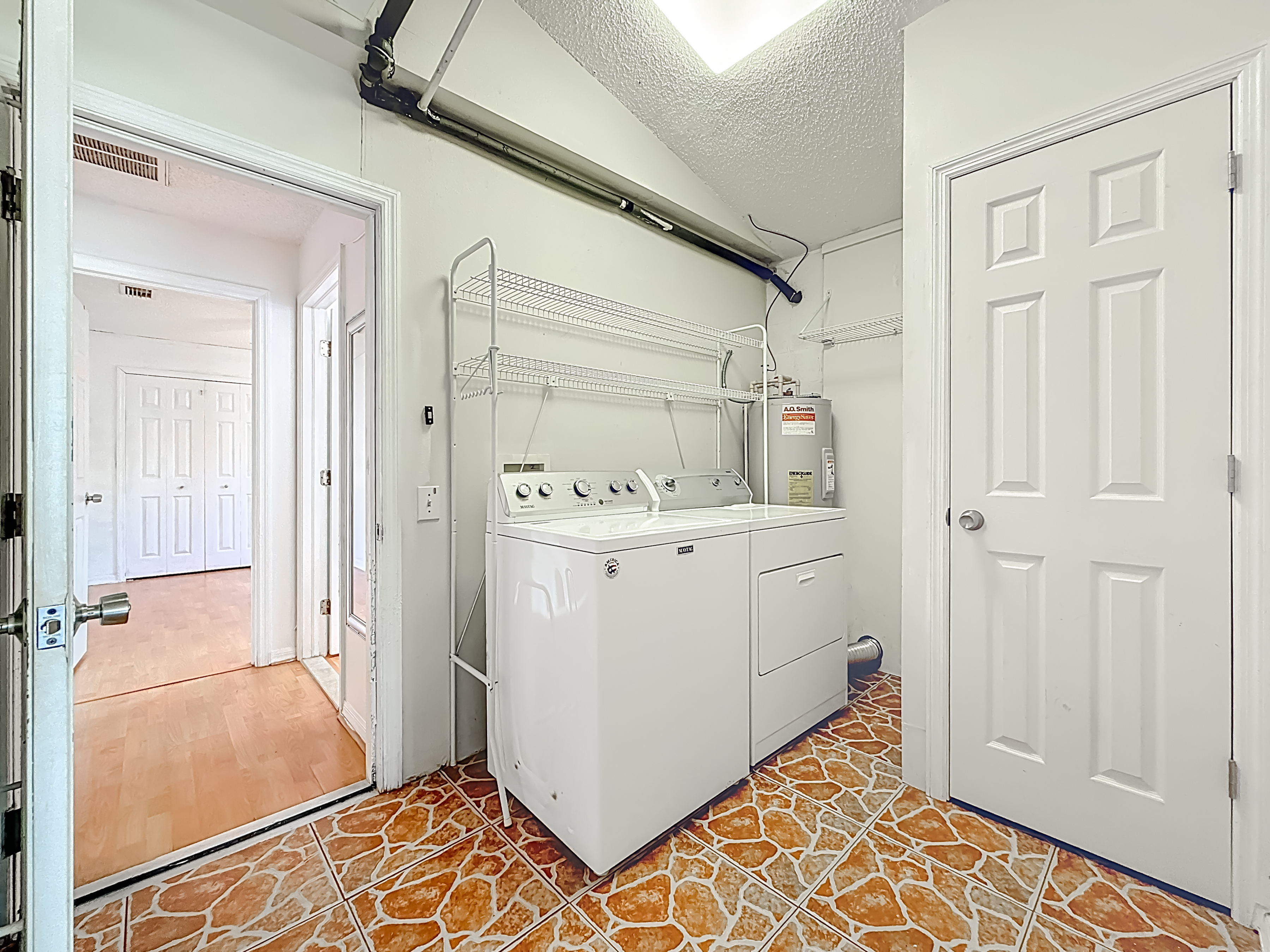 St. Petersburg, Florida, 33713, United States, 4 Bedrooms Bedrooms, ,2 BathroomsBathrooms,Residential,For Sale,2005721