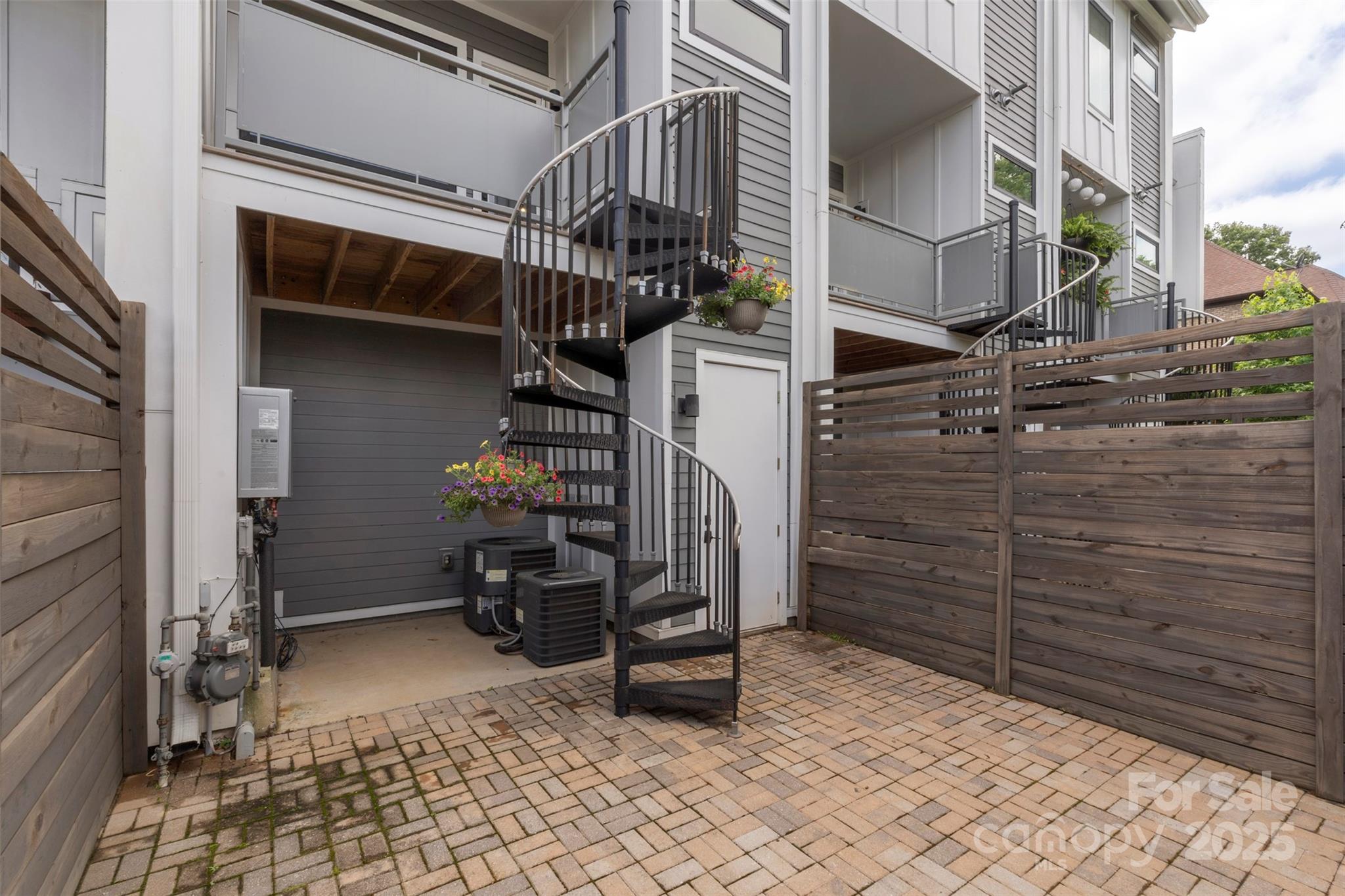 Charlotte, North Carolina, 28205, United States, 3 Bedrooms Bedrooms, ,3 BathroomsBathrooms,Residential,For Sale,1837660
