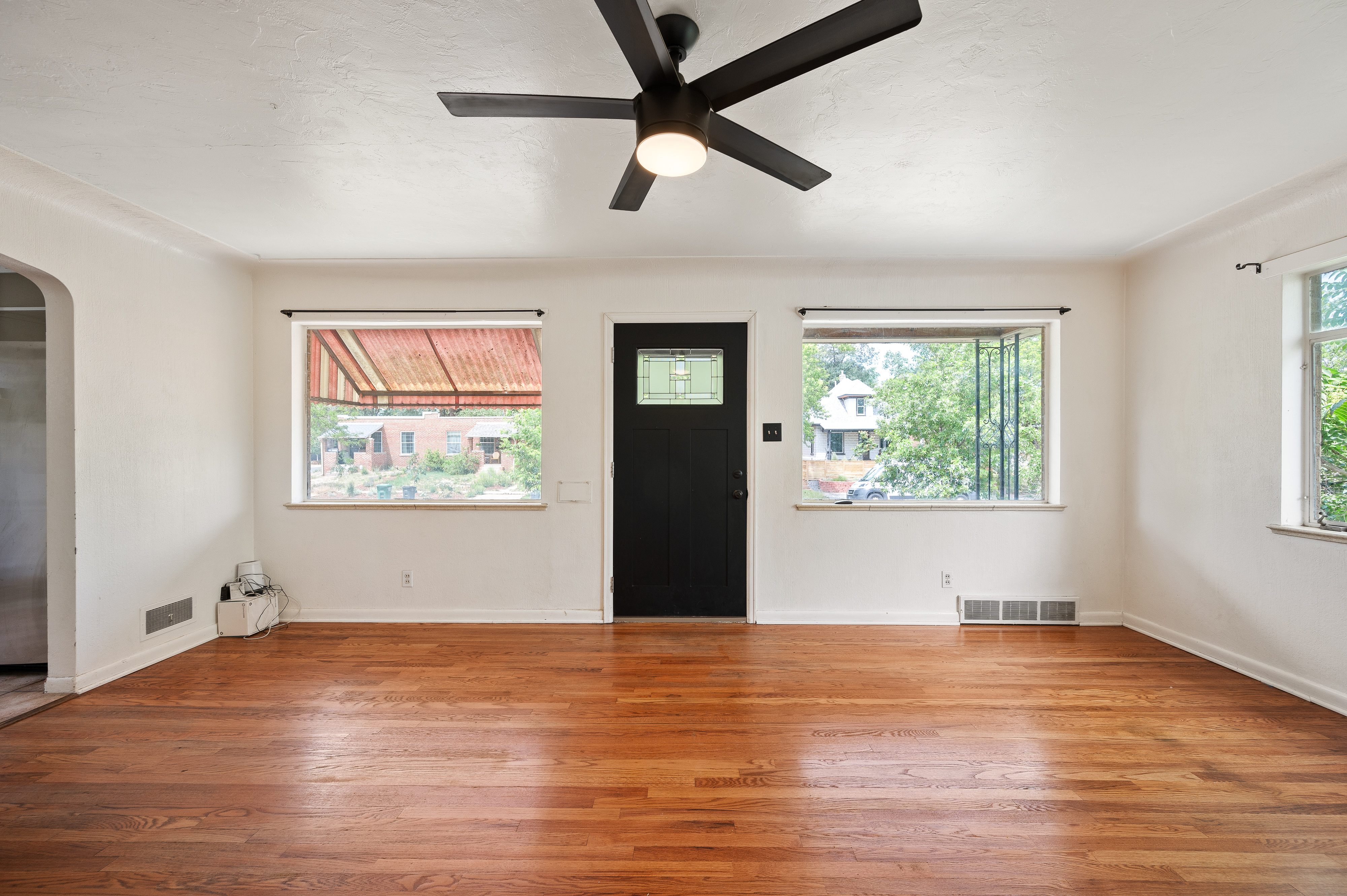  Charming Up/Down Duplex In Beloved Sunnyside - 物件實景