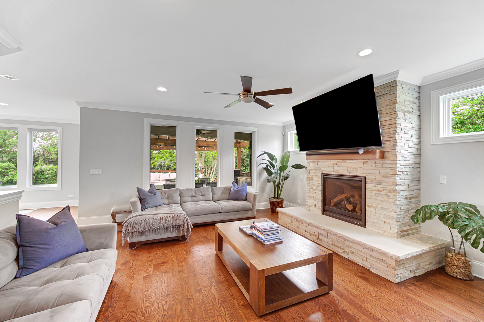 Downers Grove, Illinois, 60516, United States, 4 Bedrooms Bedrooms, ,5 BathroomsBathrooms,Residential,For Sale,1905764