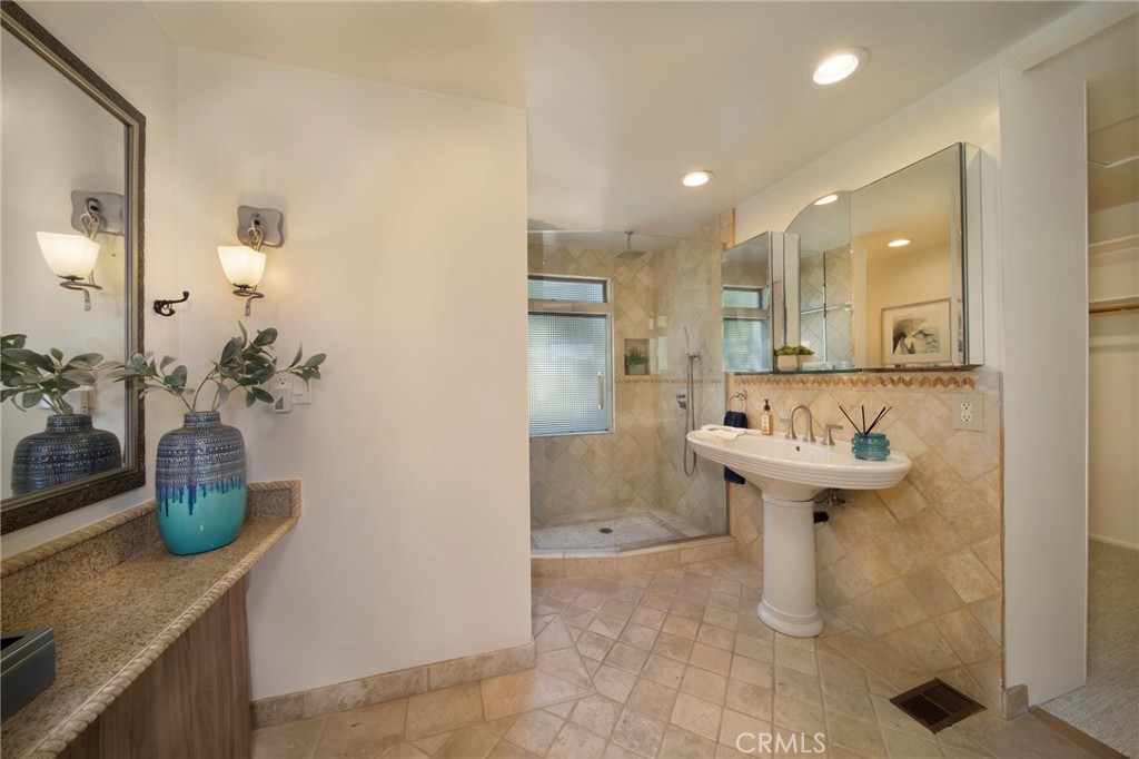 Laguna Beach, California, 92651, United States, 3 Bedrooms Bedrooms, ,3 BathroomsBathrooms,Residential,For Sale,1927395