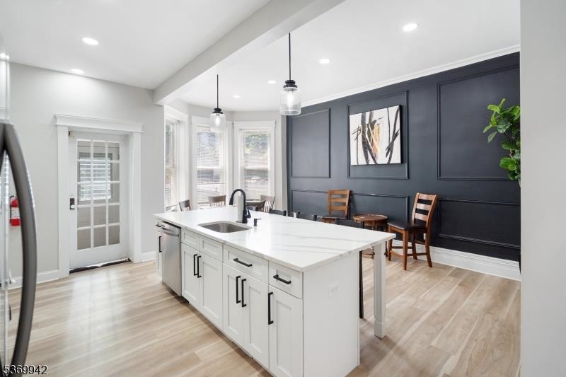 Jersey City, New Jersey, 07305, United States, 5 Bedrooms Bedrooms, ,2 BathroomsBathrooms,Residential,For Sale,1988928