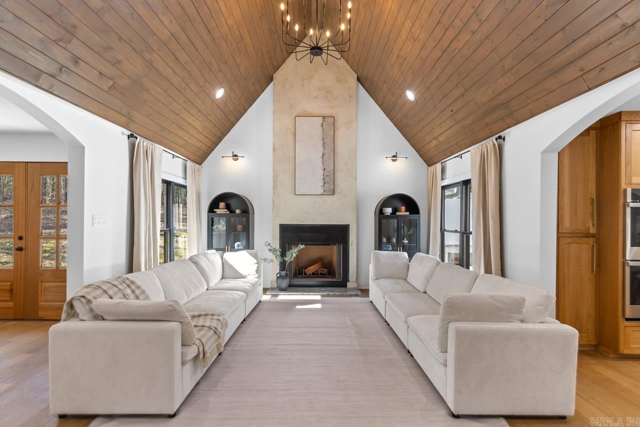 Alexander, Arkansas, 72002, United States, 6 Bedrooms Bedrooms, ,4 BathroomsBathrooms,Residential,For Sale,1986136