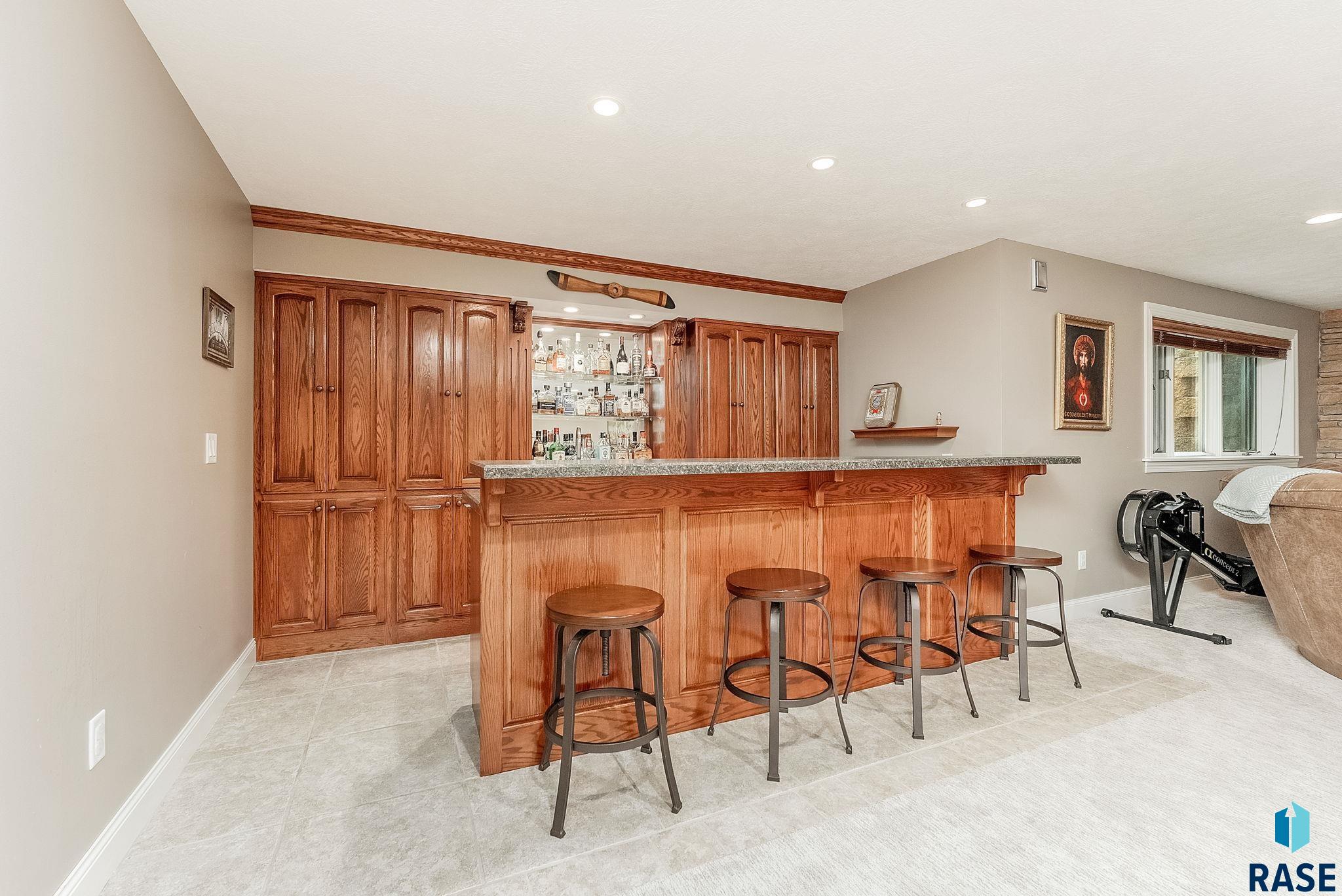 Sioux Falls, South Dakota, 57106, United States, 5 Bedrooms Bedrooms, ,3 BathroomsBathrooms,Residential,For Sale,1946502