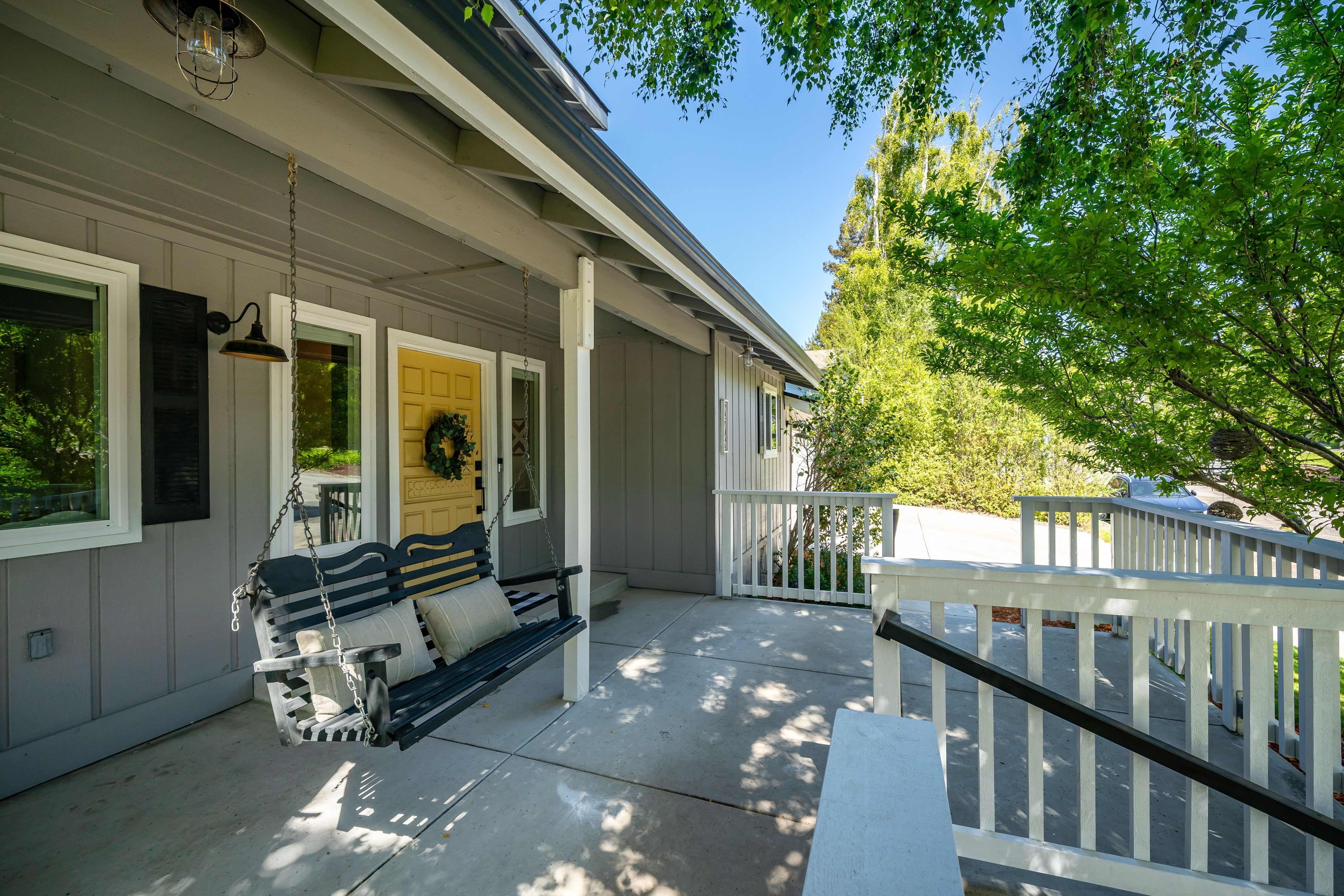  California Coastal Living Meets Modern Farmhouse Design - 物件實景