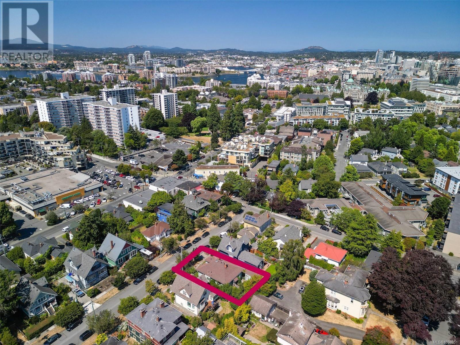 VICTORIA, British Columbia, V8V 2H6, CA, 3 Bedrooms Bedrooms, ,2 BathroomsBathrooms,Residential,For Sale,1906756