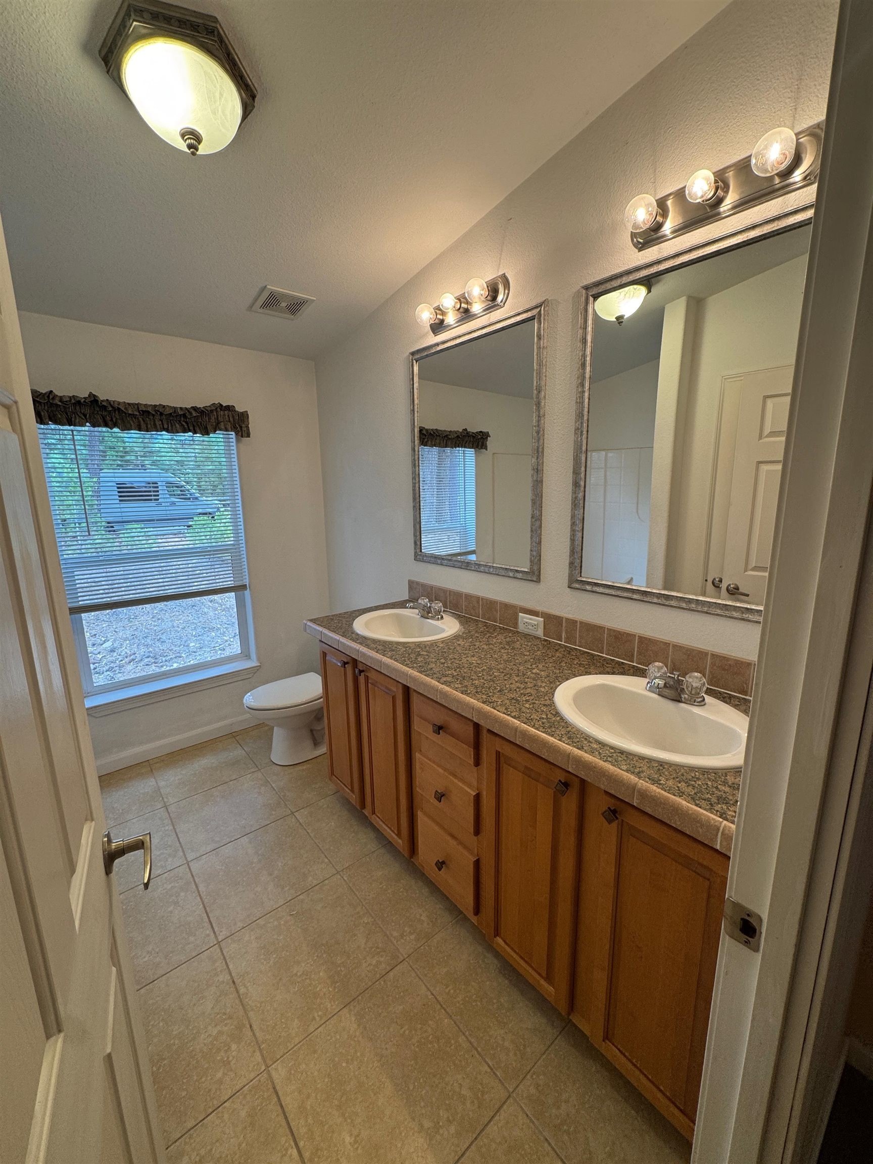 Mt Shasta, California, 96067, United States, 3 Bedrooms Bedrooms, ,2 BathroomsBathrooms,Residential,For Sale,1974393