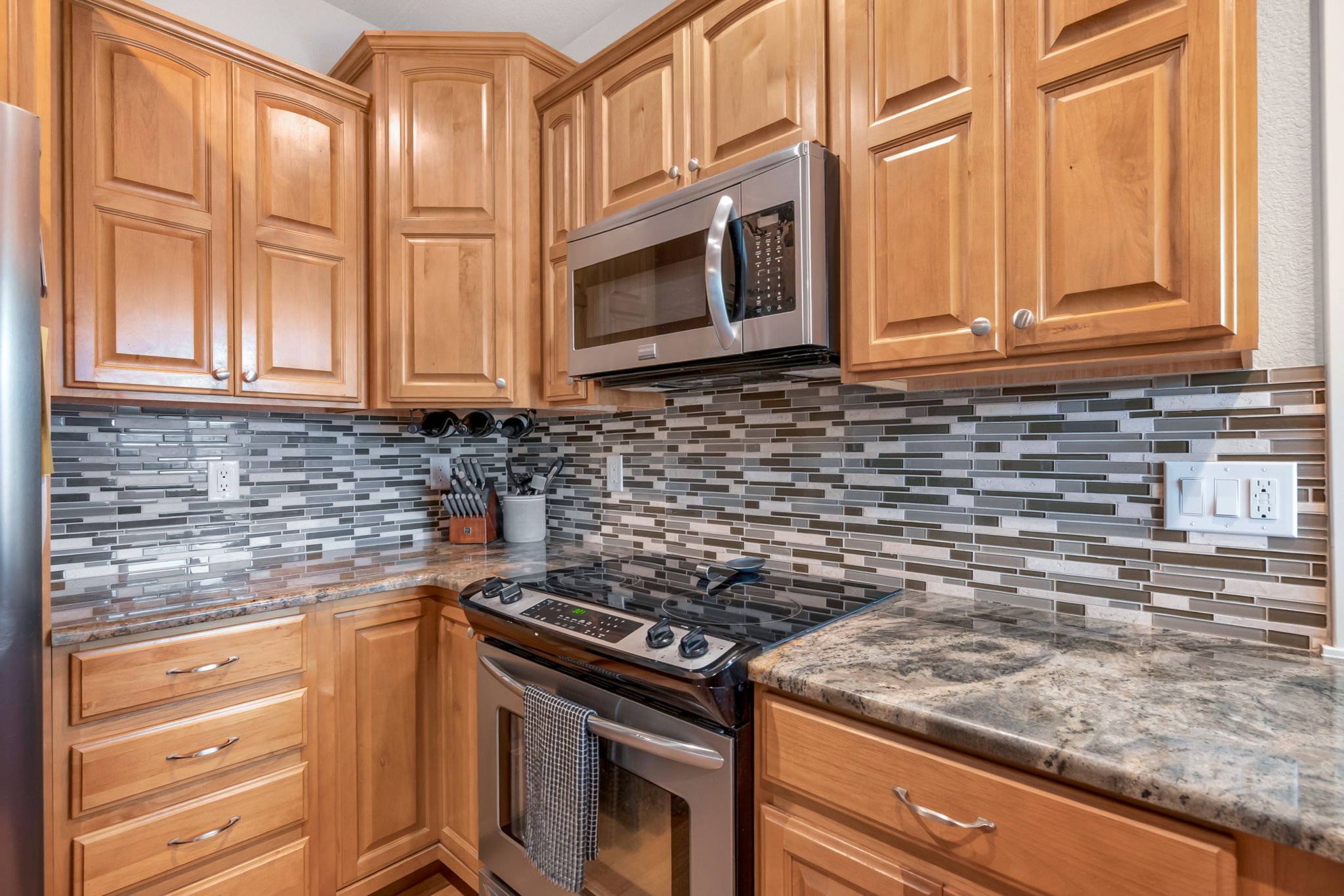  Great 2 Story With Main Floor Master Located Between Raindance and Pelican Lakes - 物件實景