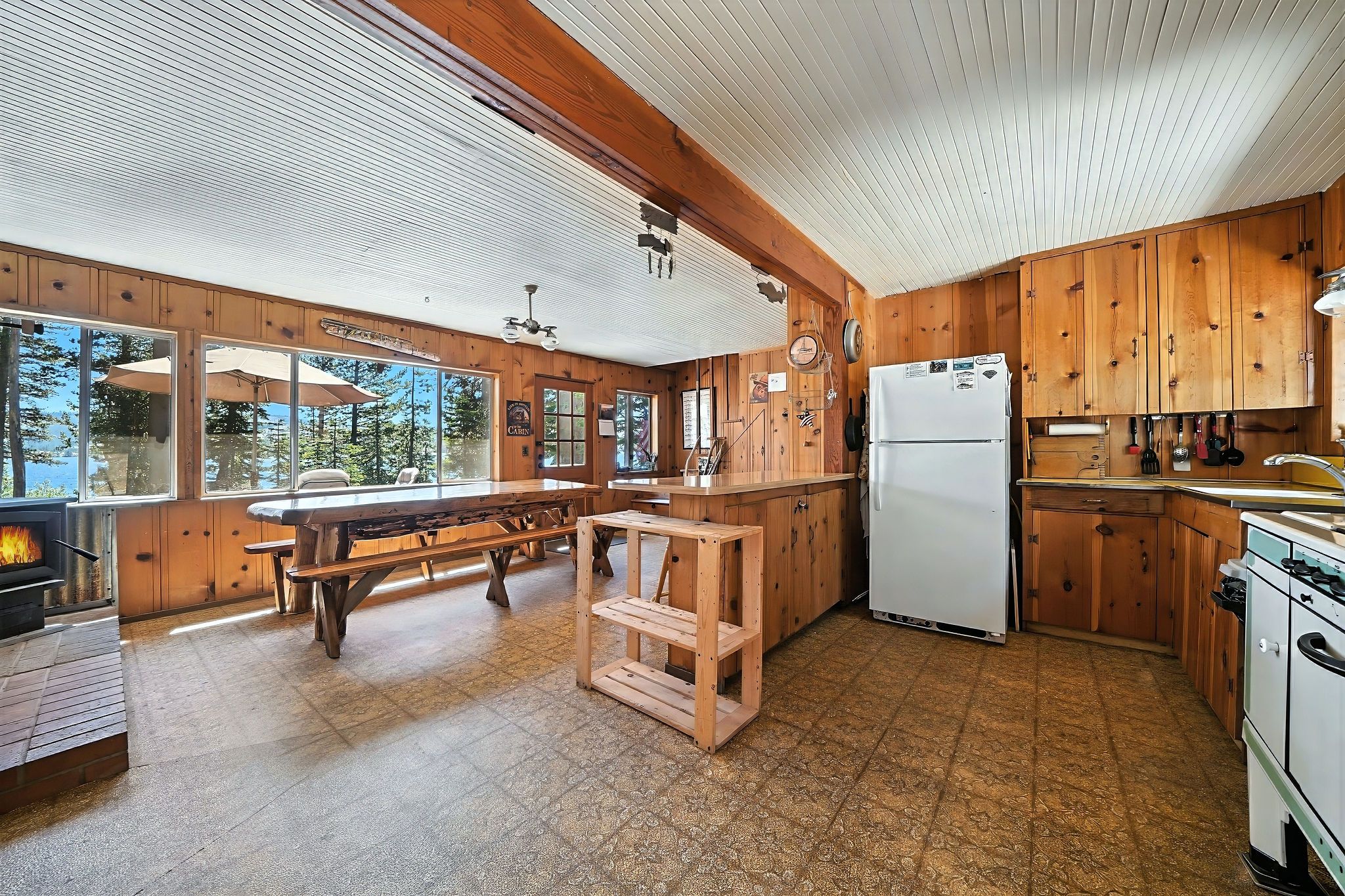  A Rare Opportunity to Own One of Silver Lake’s Best-Located Cabins - 物件實景