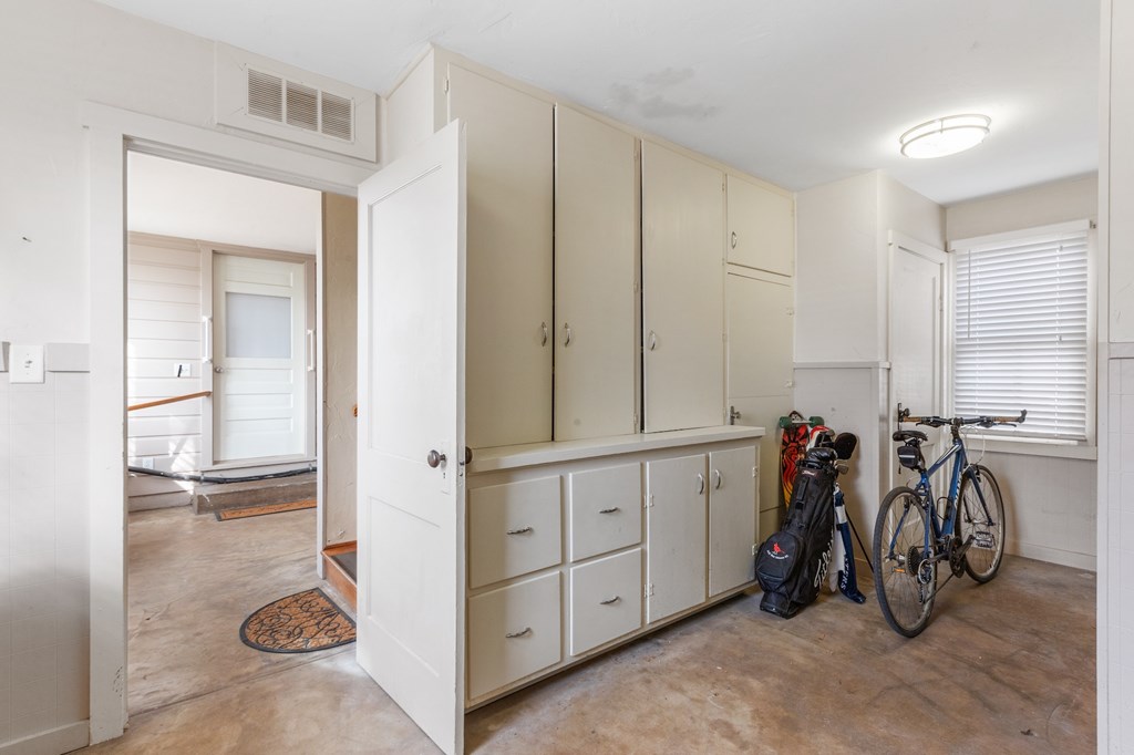 Fredericksburg, Texas, 78624, United States, 4 Bedrooms Bedrooms, ,4 BathroomsBathrooms,Residential,For Sale,1979275