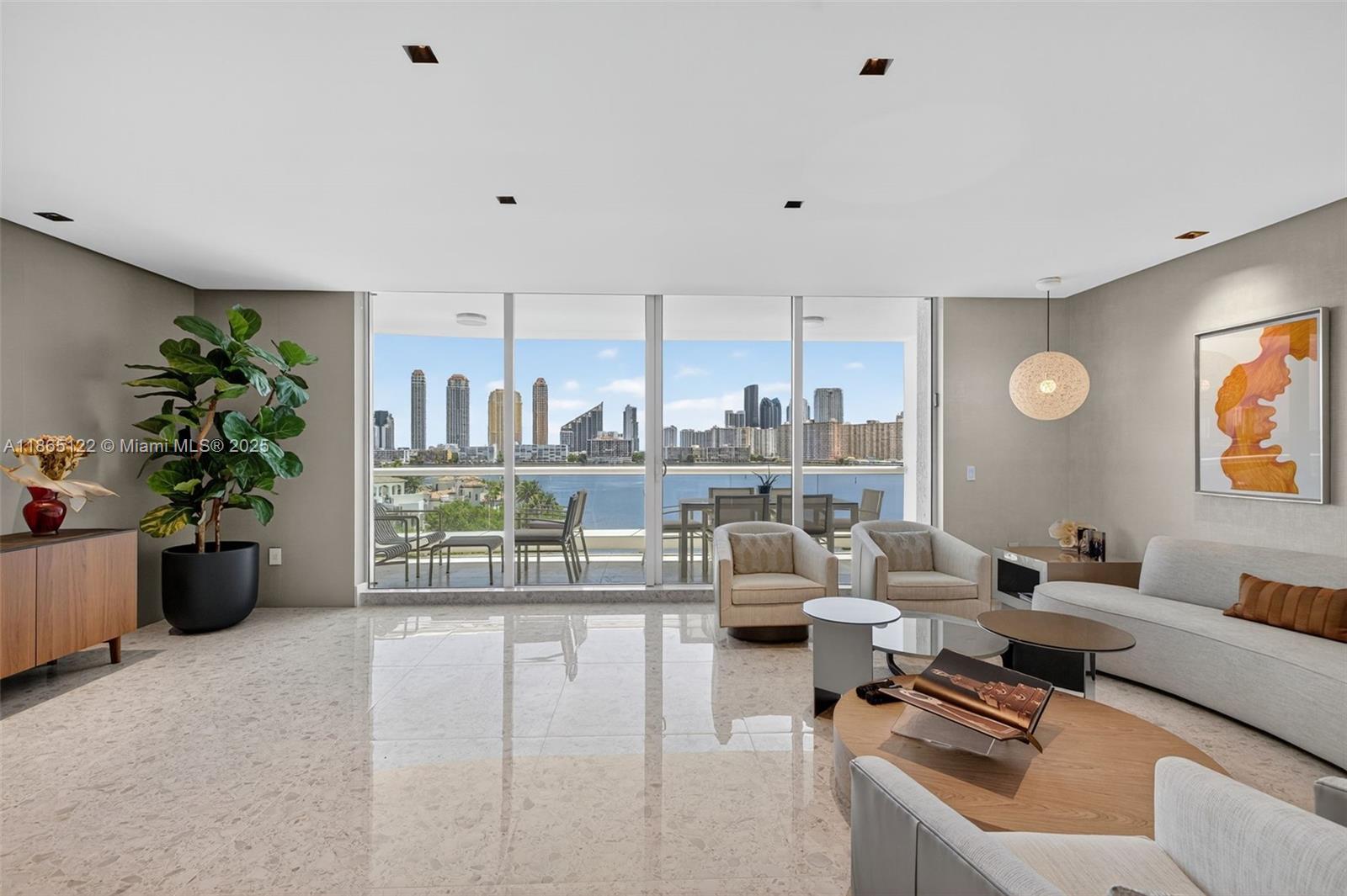 Aventura, Florida, 33160, United States, 3 Bedrooms Bedrooms, ,4 BathroomsBathrooms,Residential,For Sale,1942054