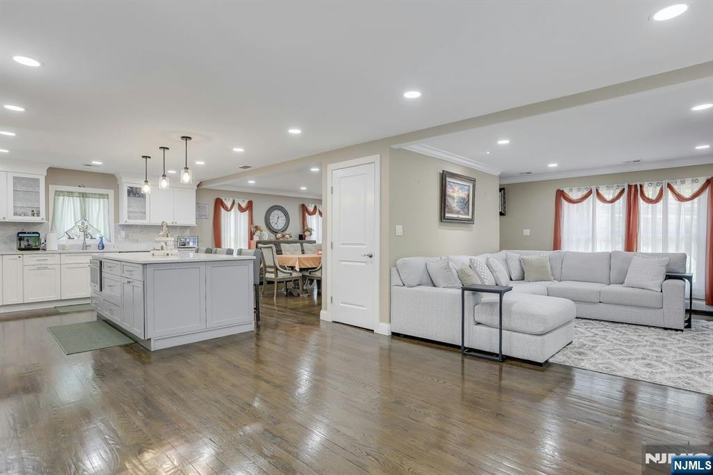 Old Tappan, New Jersey, 07675, United States, 4 Bedrooms Bedrooms, ,3 BathroomsBathrooms,Residential,For Sale,1906748