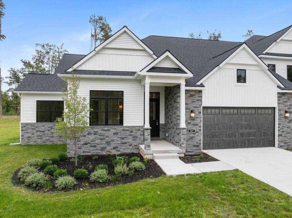 Harbor Springs, Michigan, 49740, United States, 3 Bedrooms Bedrooms, ,2 BathroomsBathrooms,Residential,For Sale,1991067