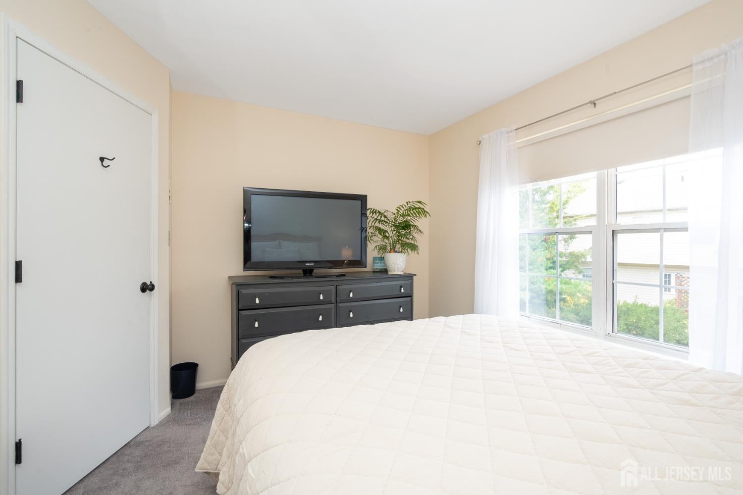 Piscataway, New Jersey, 08854, United States, 4 Bedrooms Bedrooms, ,3 BathroomsBathrooms,Residential,For Sale,1979846