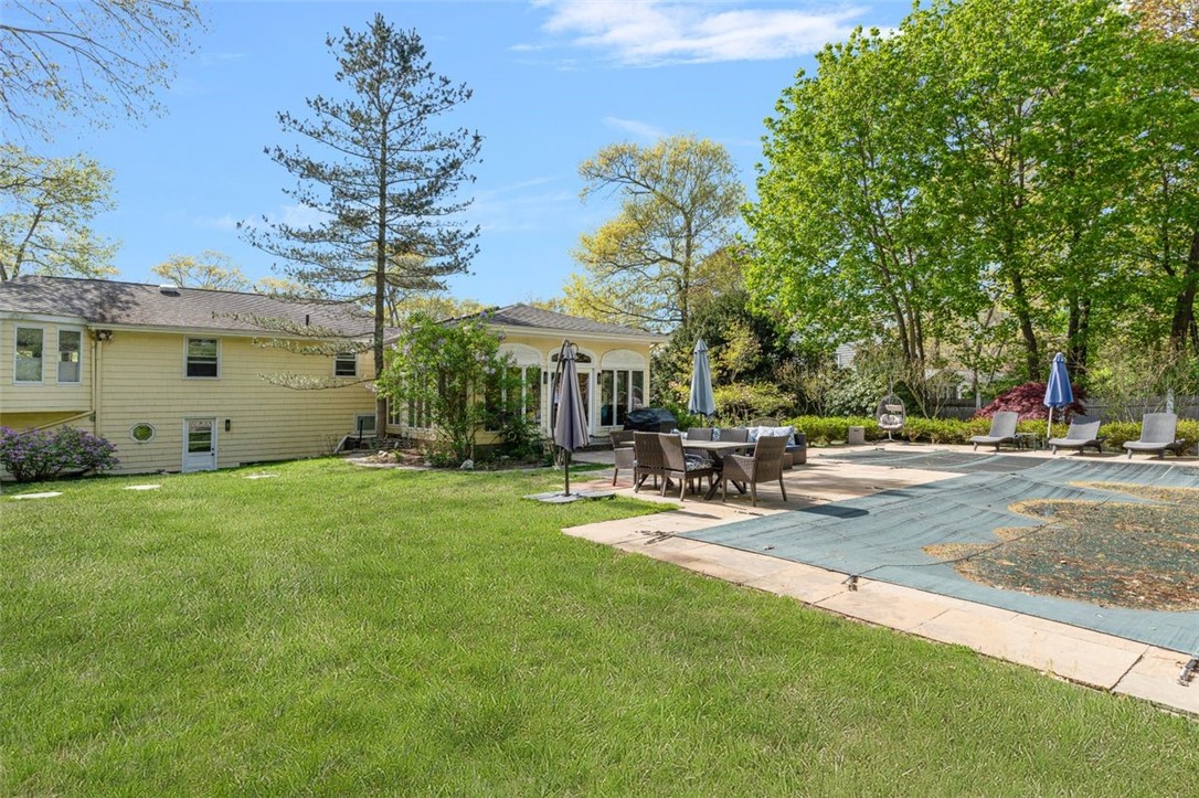 Warwick, Rhode Island, 02886, United States, 4 Bedrooms Bedrooms, ,2 BathroomsBathrooms,Residential,For Sale,1918180