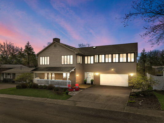 New Buffalo, Michigan, 49117, United States, 4 Bedrooms Bedrooms, ,5 BathroomsBathrooms,Residential,For Sale,1918730