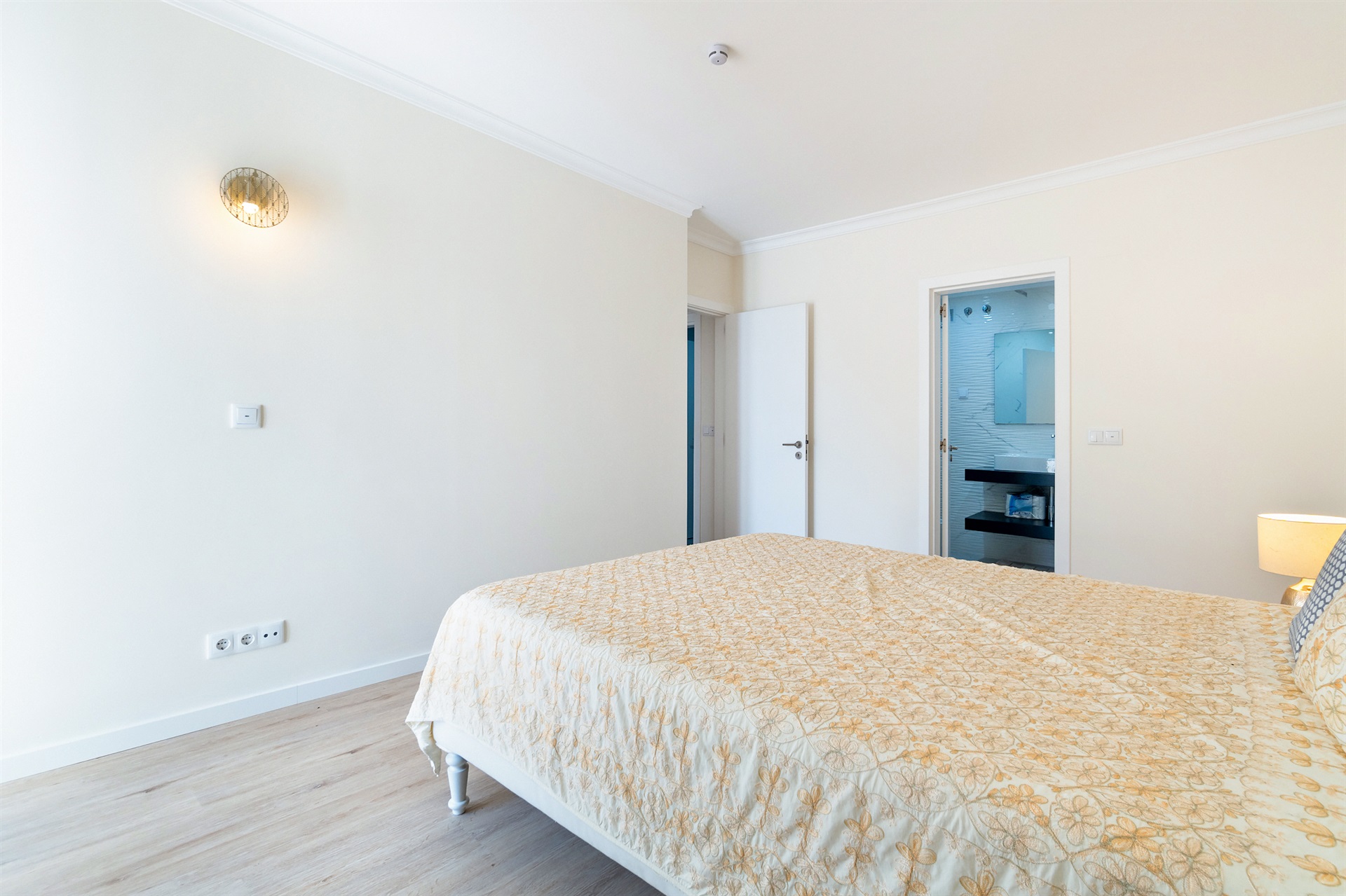  Semi-detached house, 2 bedrooms, for Sale - 物件實景