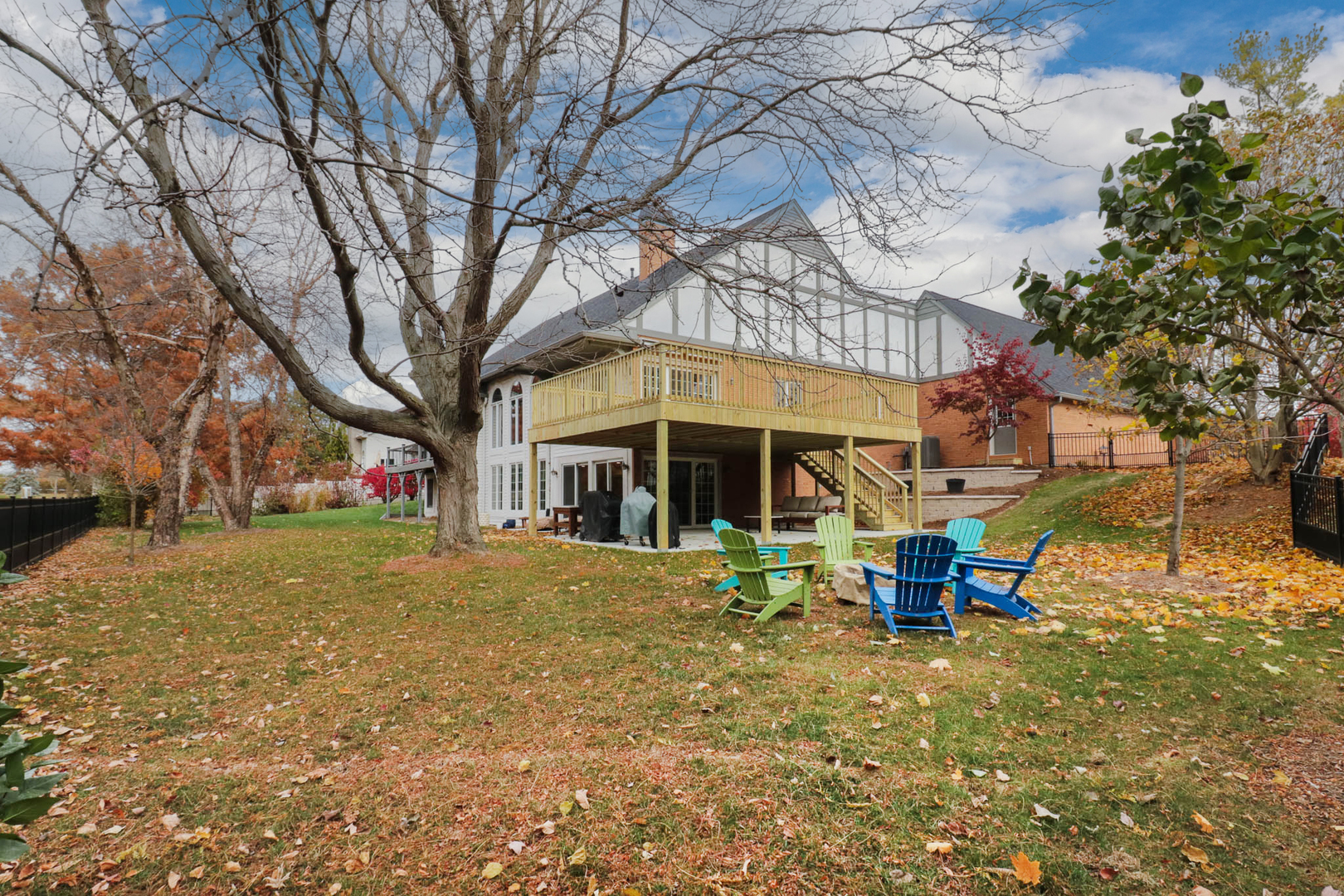 Bloomington, Illinois, 61704, United States, 5 Bedrooms Bedrooms, ,4 BathroomsBathrooms,Residential,For Sale,1991973