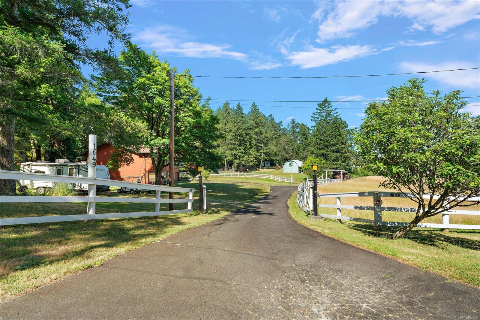 SAANICH, British Columbia, V9E 2C8, CA, 5 Bedrooms Bedrooms, ,Residential,For Sale,1890664