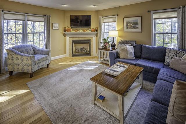 Dover, New Hampshire, 03820, United States, 3 Bedrooms Bedrooms, ,3 BathroomsBathrooms,Residential,For Sale,1989381